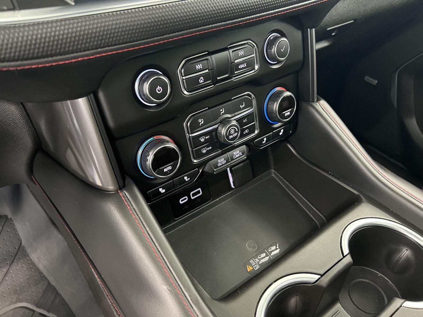 2021 Chevrolet Suburban RST - Photo 17