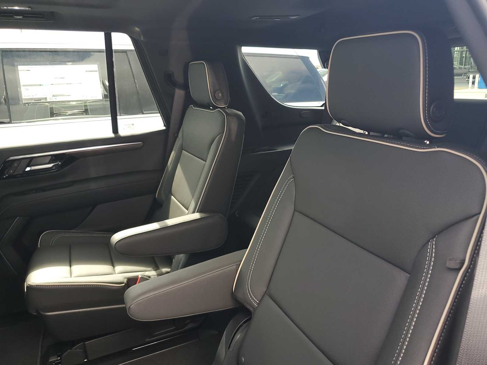 New 2026 Polar White Tricoat Chevrolet Premier image 24