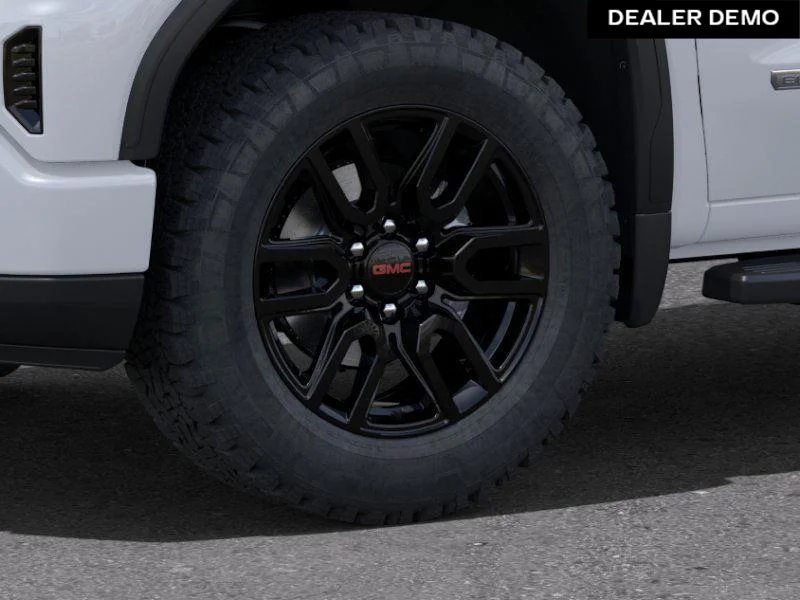 Used 2025  GMC Elevation image 9
