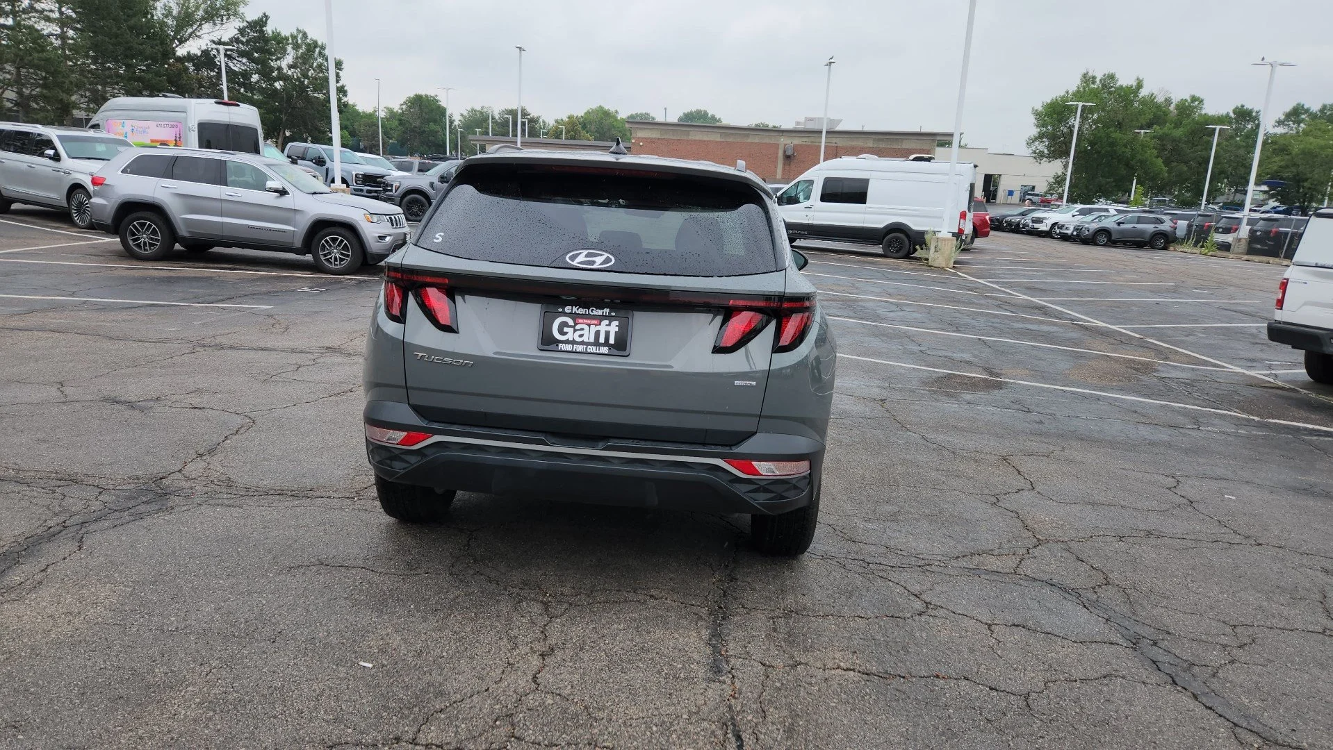 Used 2024 Hampton Gray Hyundai SEL image 9