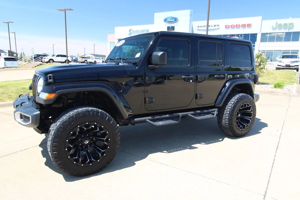 Used 2019 Black Jeep Unlimited Sahara image 19