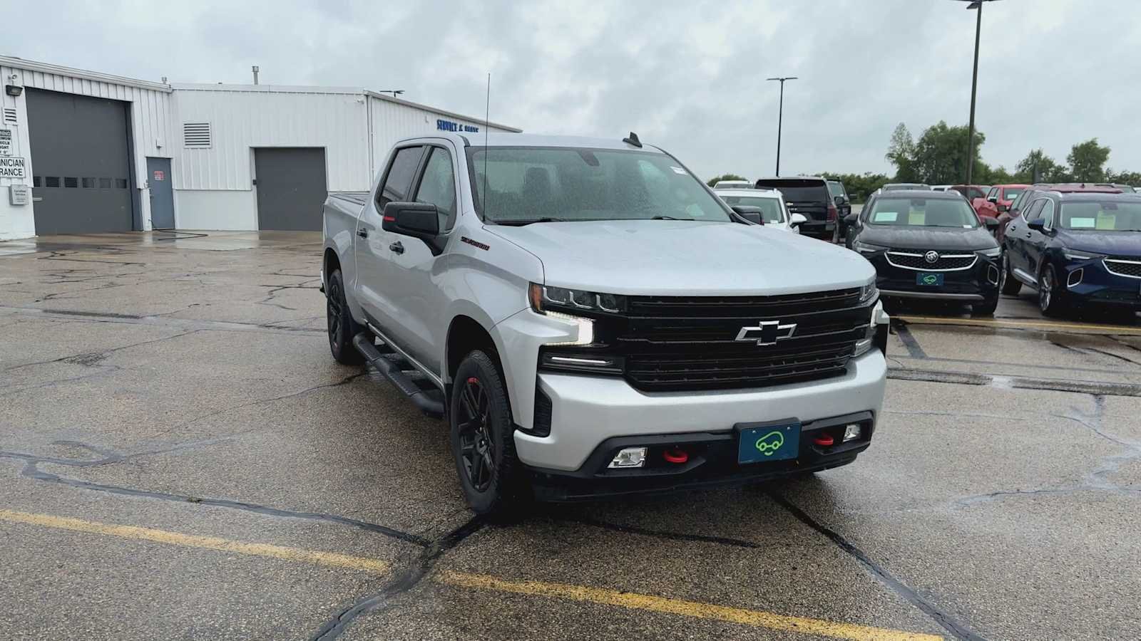 Used 2022 SILVER ICE METALLIC Chevrolet RST image 3