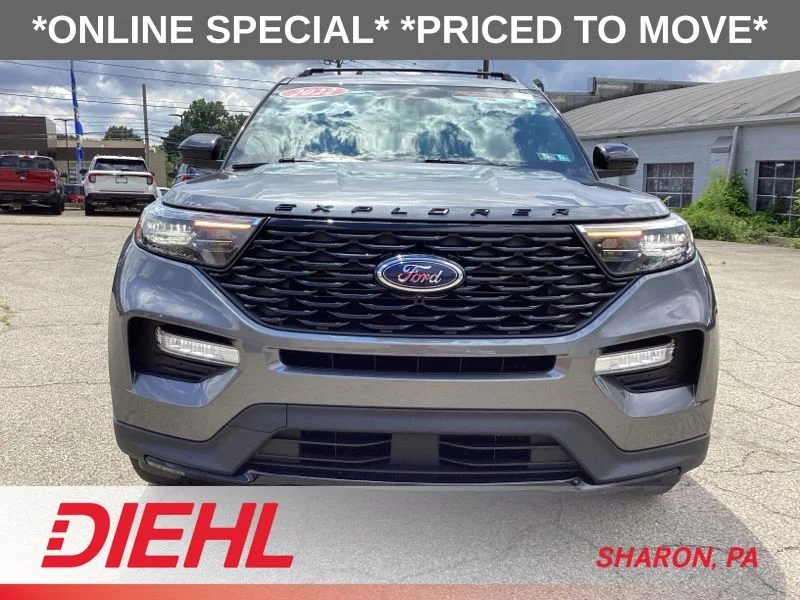 Used 2022 Gray Ford ST-Line image 3