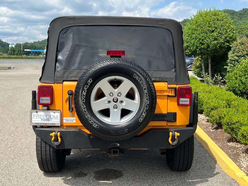Used 2012 Dozer Jeep Unlimited Sport image 5
