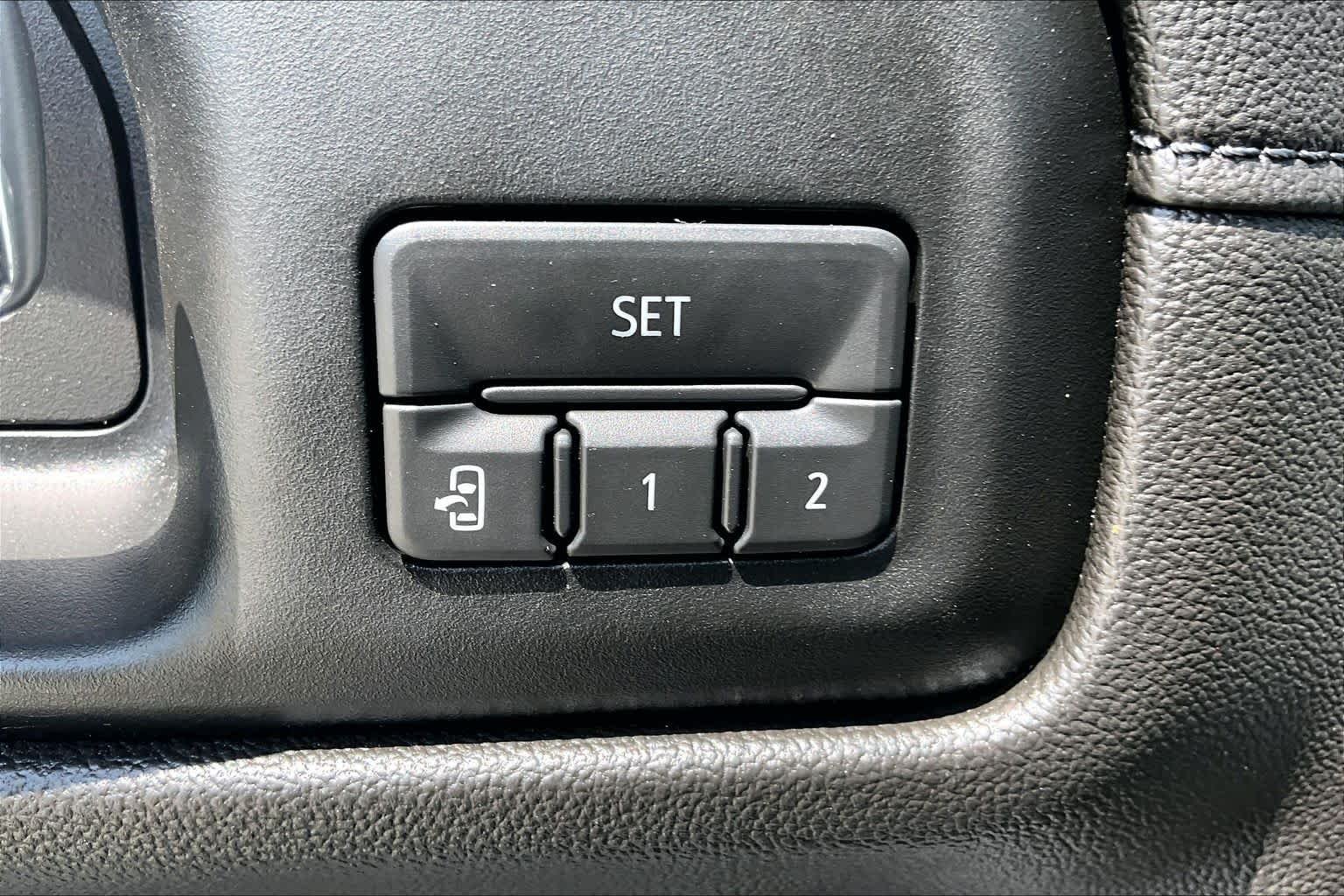 Used 2019 Summit White GMC SLT image 33