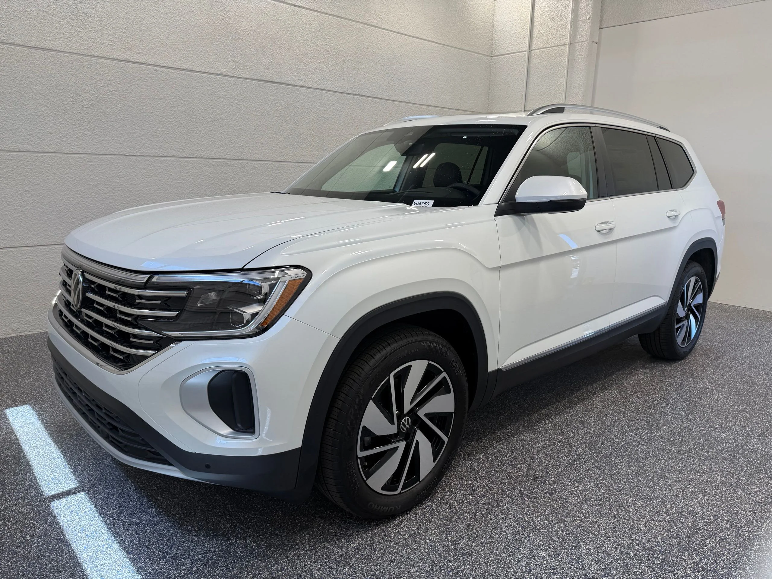 New 2026 White Volkswagen 2.0T SEL image 1