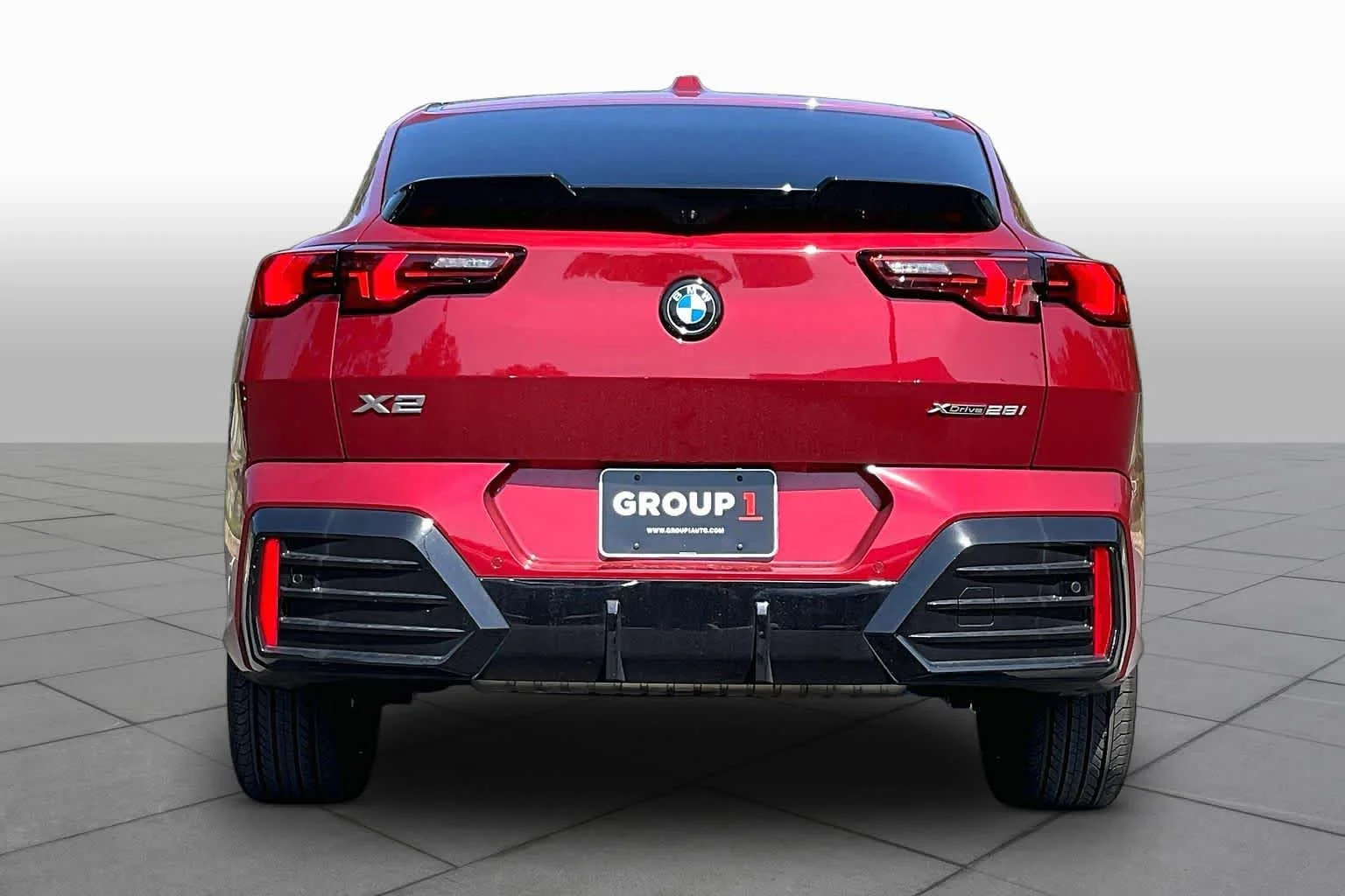 Used 2026 Vegas Red Metallic BMW xDrive28i image 4