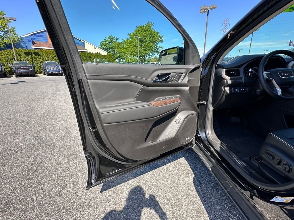 Used 2023 Ebony Twilight Metallic GMC Denali image 24