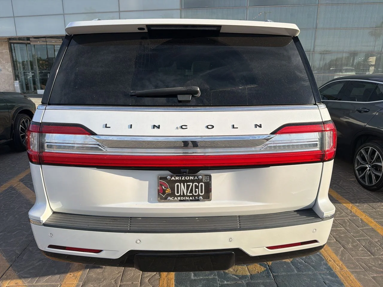 Used 2019 White Platinum Clearcoat Metallic Lincoln Black Label image 5