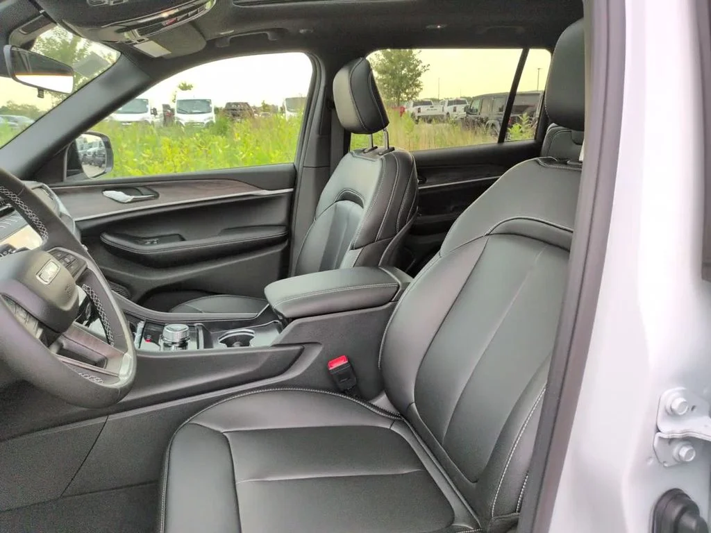 New 2026 White Jeep Limited image 16