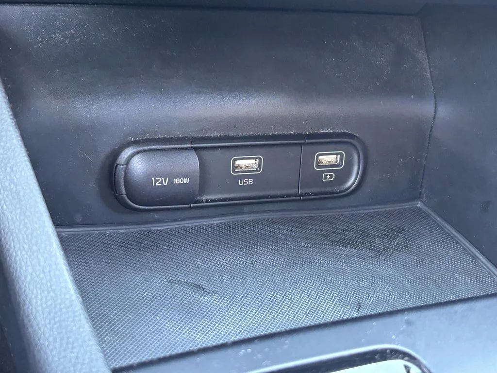 Used 2022 Black Kia GT-Line image 33