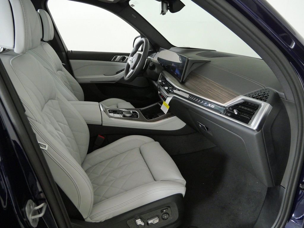 New 2026 Tanzanite Blue II Metallic BMW xDrive40i image 20