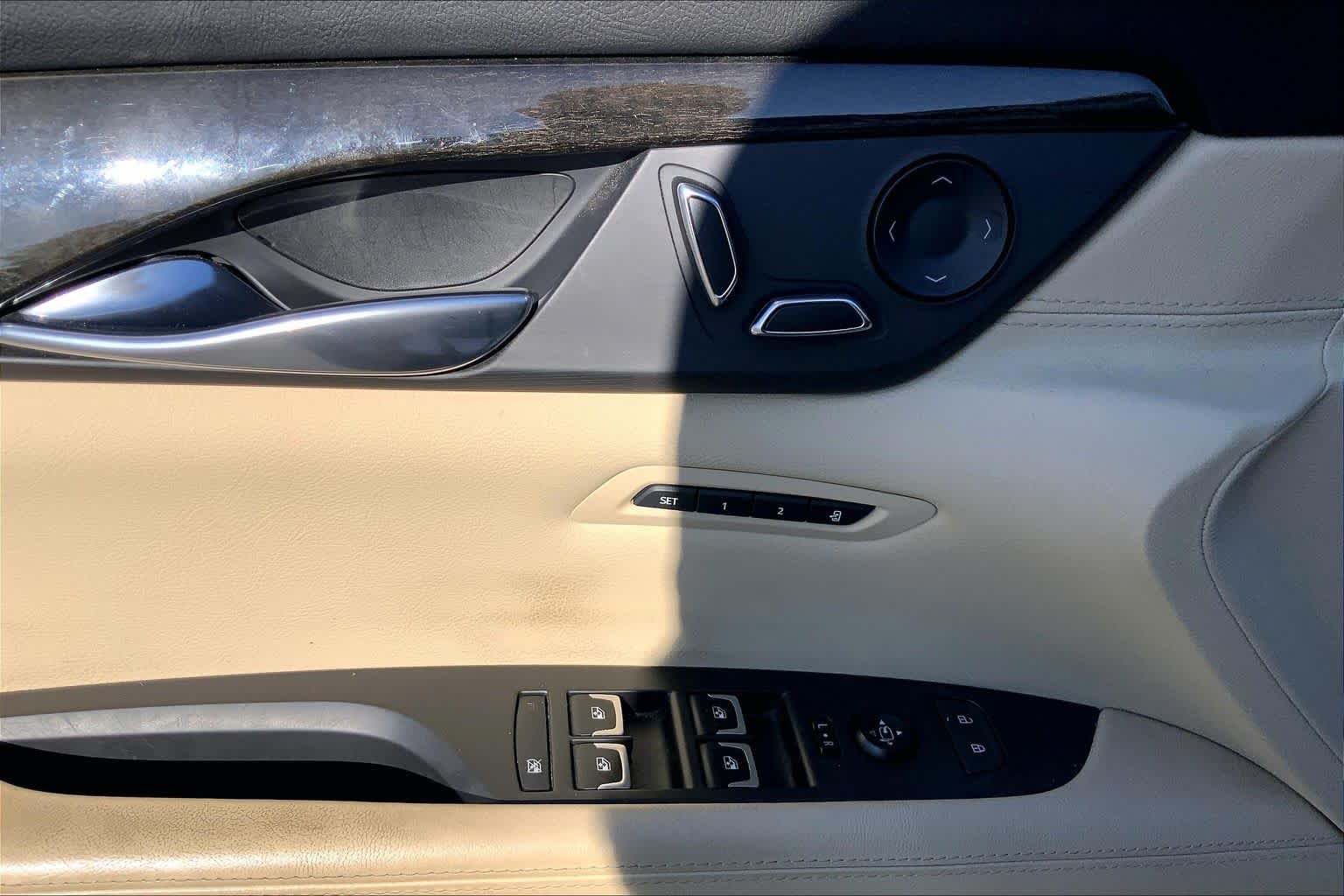 Used 2019 Crystal White Tricoat Cadillac Premium Luxury AWD image 36