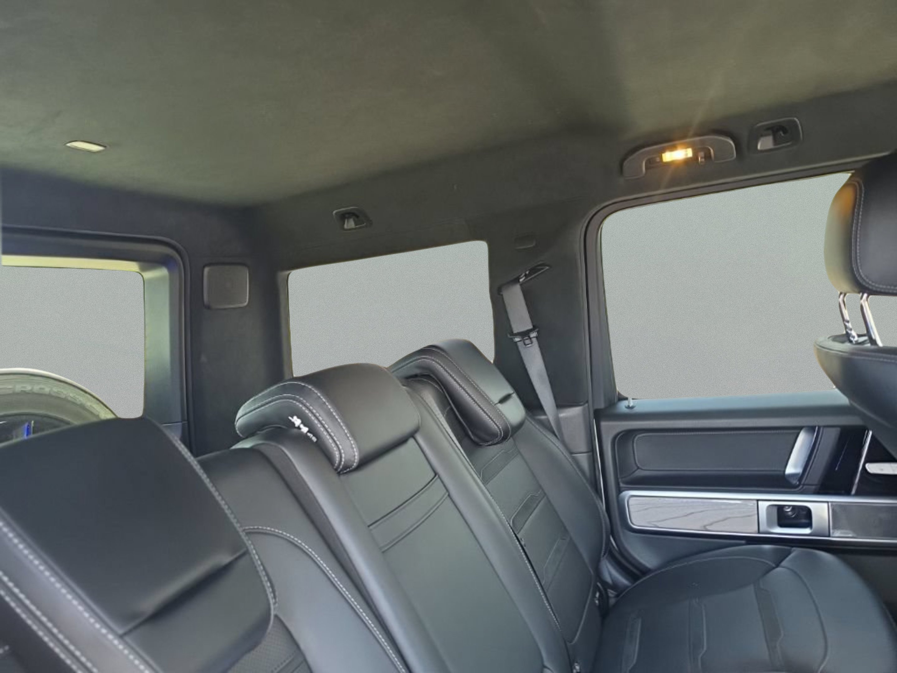 Used 2020 designo Diamond White Metallic Mercedes-Benz G 63 AMG® image 35