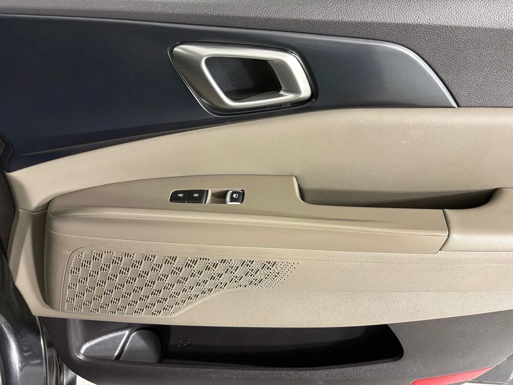 Used 2025 Gray Kia LXS image 12