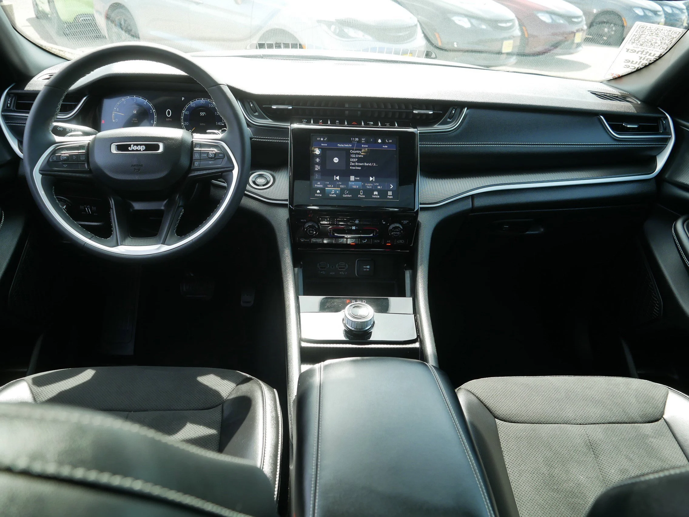 Used 2024 Diamond Black Crystal Pearlcoat Jeep Altitude X image 10
