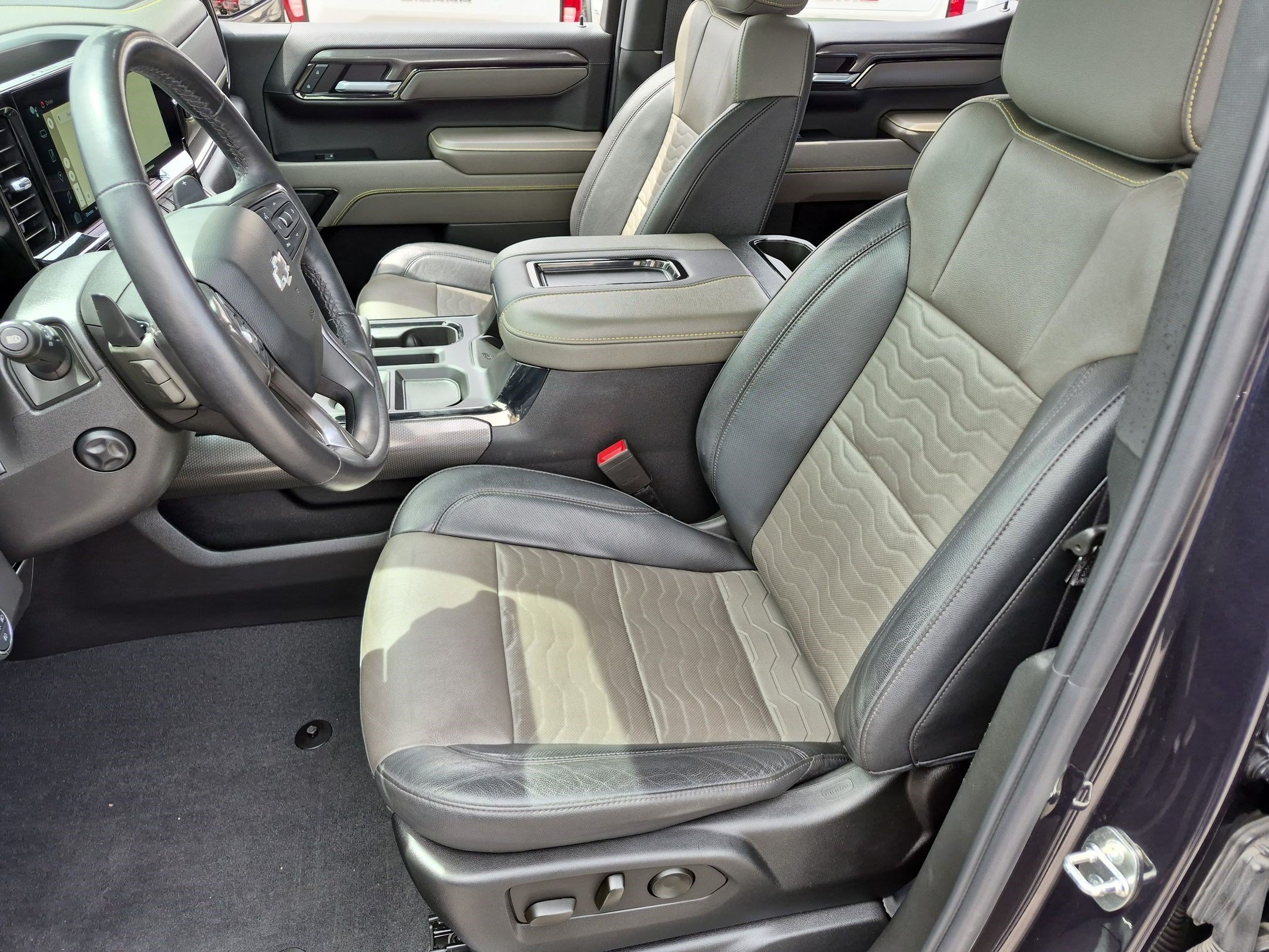 Used 2022 Dark Ash Metallic Chevrolet ZR2 image 27