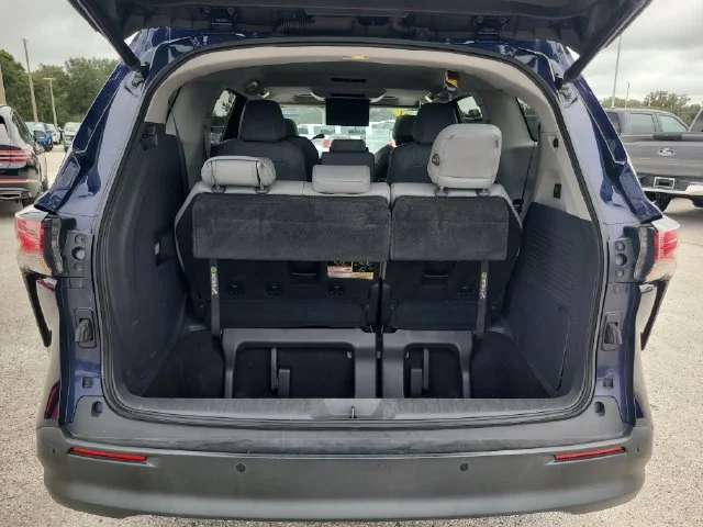 Certified Used 2021  Toyota XLE image 10