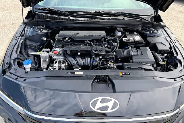 Used 2024 Black Hyundai SEL image 9