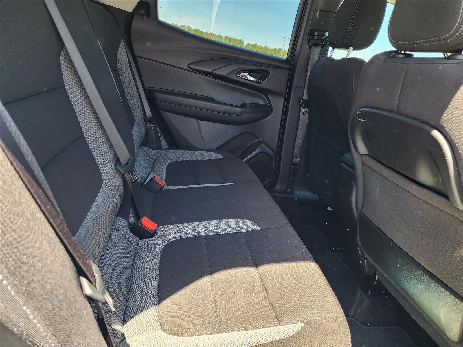 Used 2025 Summit White Chevrolet LT image 8