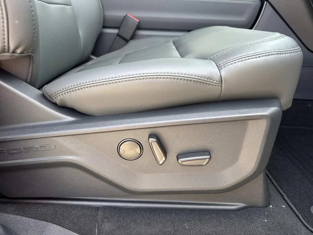 New 2026 Agate Black Metallic Ford Active image 33