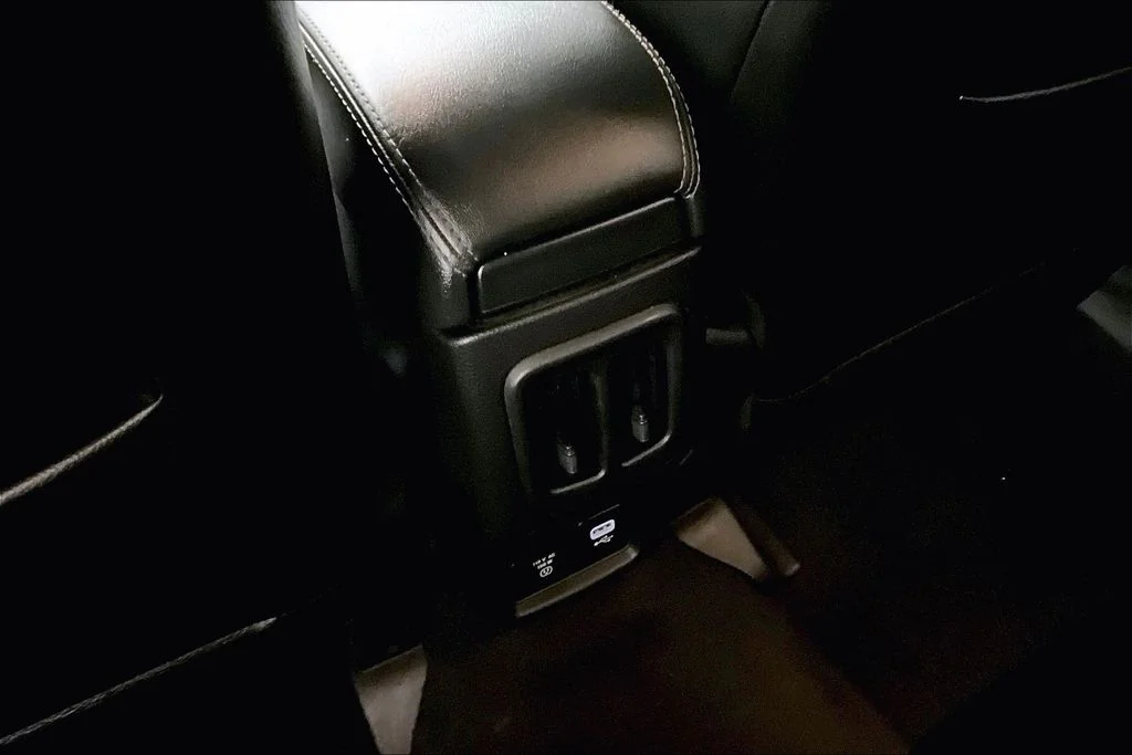 Used 2018 Black Jeep Limited image 10