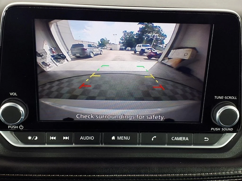 Used 2024 Silver Nissan S image 15