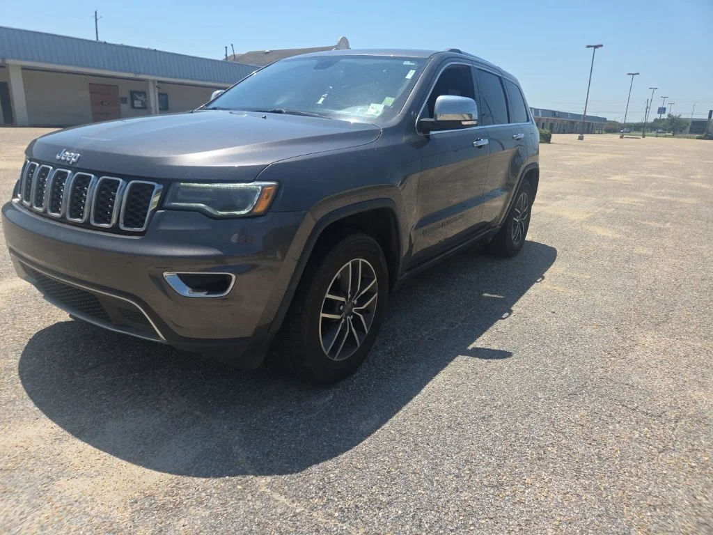 Used 2020 Gray Jeep Limited image 5