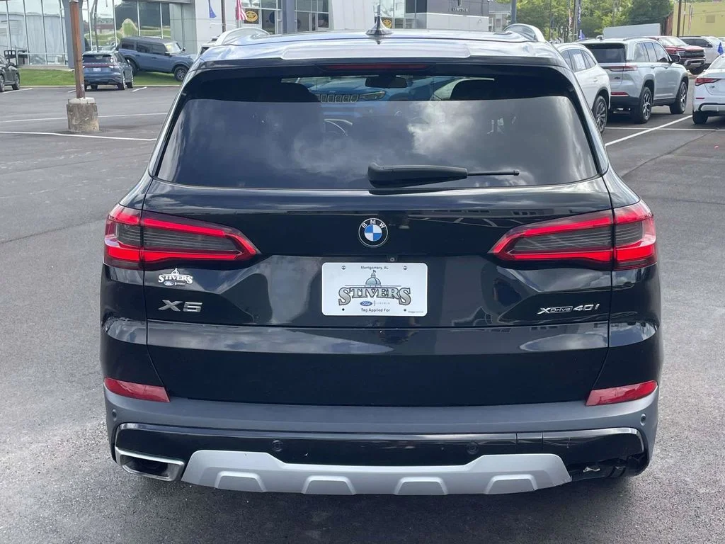 Certified Used 2019 Black BMW xDrive40i image 4