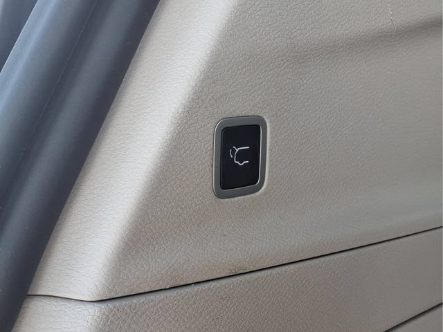 Used 2024 Black Chrysler Touring L image 22