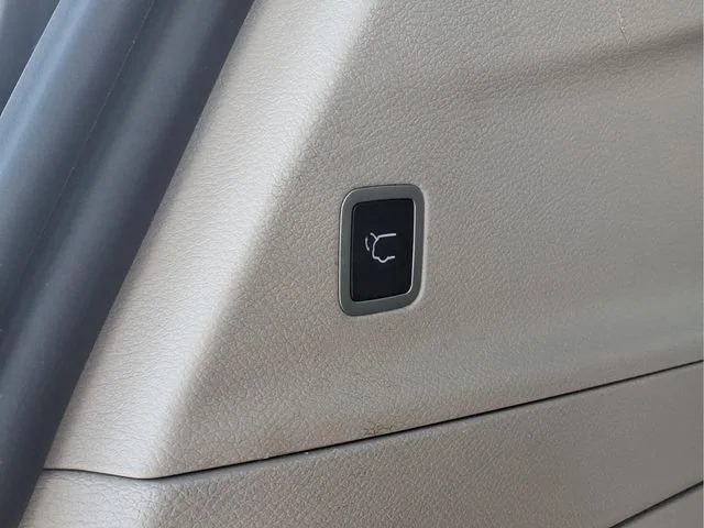 Used 2024 Black Chrysler Touring L image 22