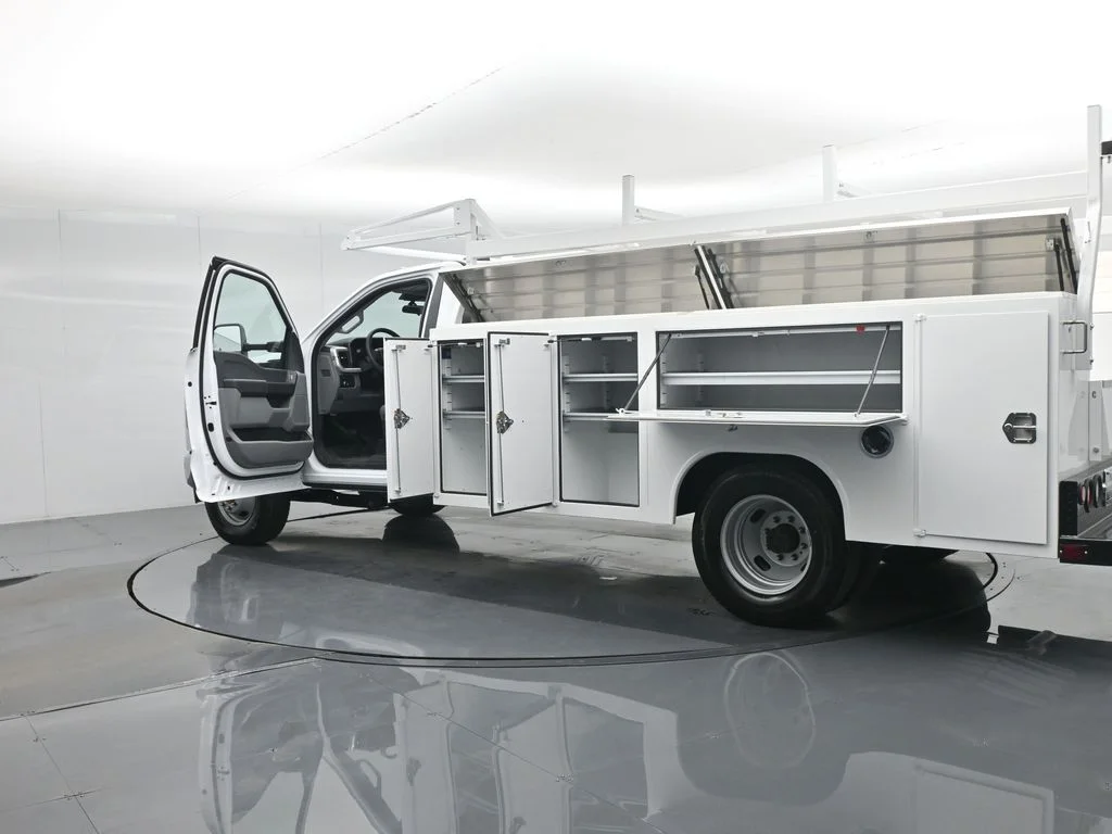 2026 Ford F-350 Super Duty Chassis Cab XL - Photo 34