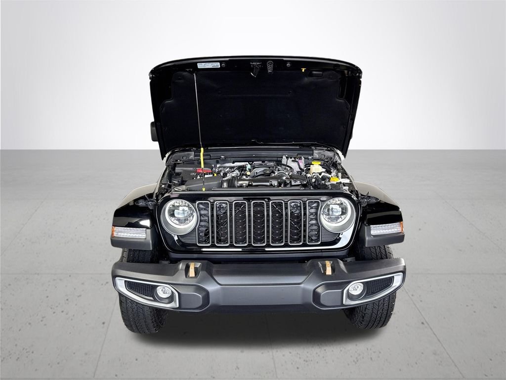 New 2026 Black Clear-Coat Exterior Paint Jeep 85th Anniversary Edition image 22