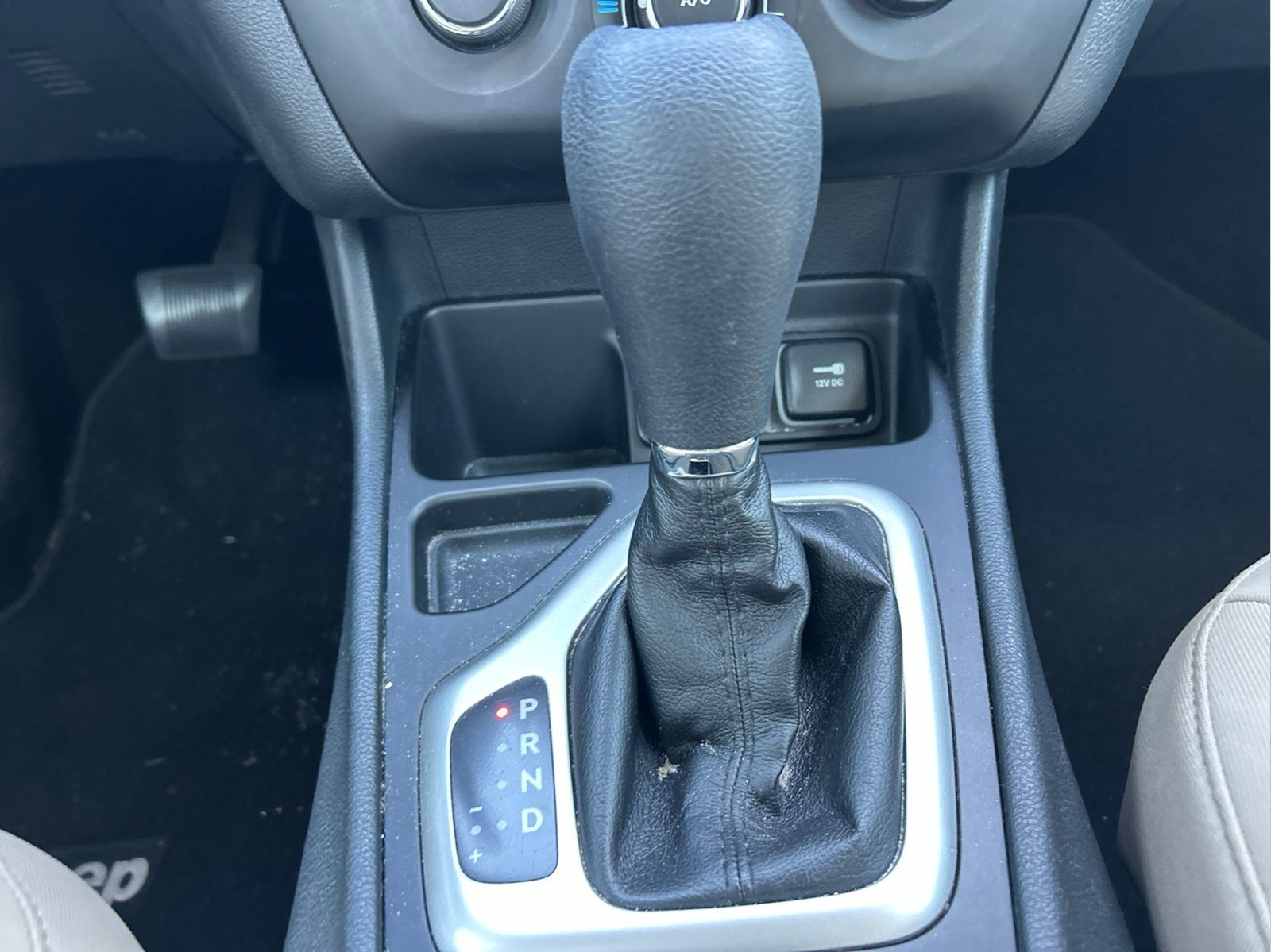 Used 2015 White Jeep Sport image 18