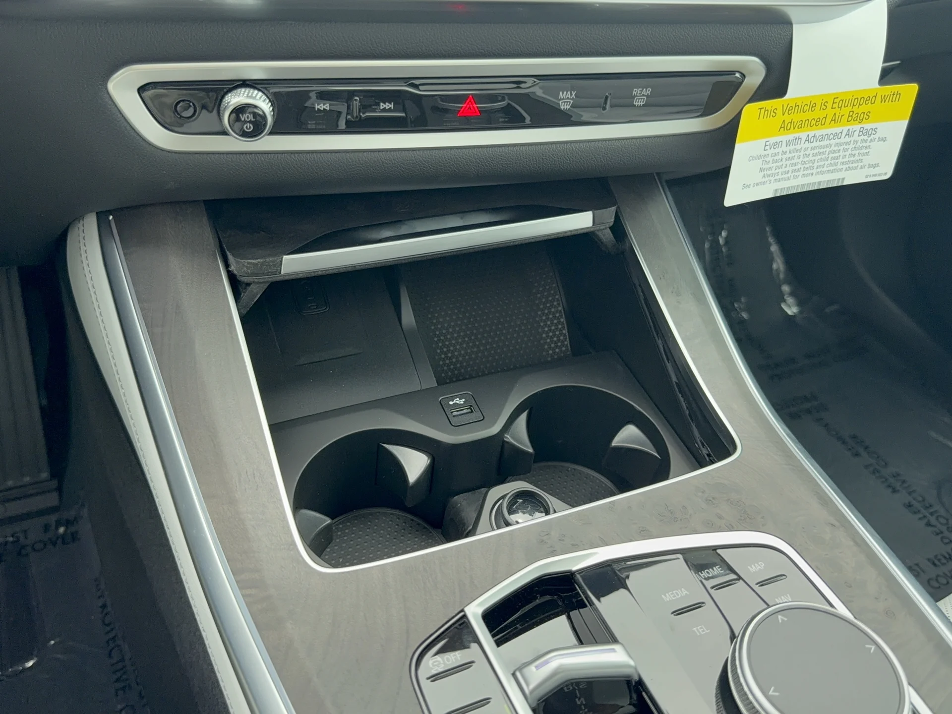 New 2026 Alpine White BMW xDrive40i image 18