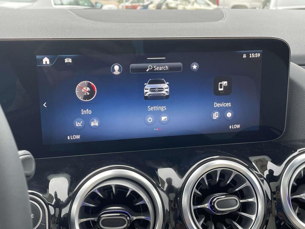 New 2026 Polar White Mercedes-Benz GLA 250 image 23