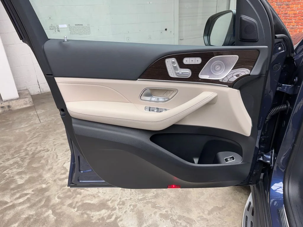 Used 2026 Blue Mercedes-Benz GLS 450 image 10