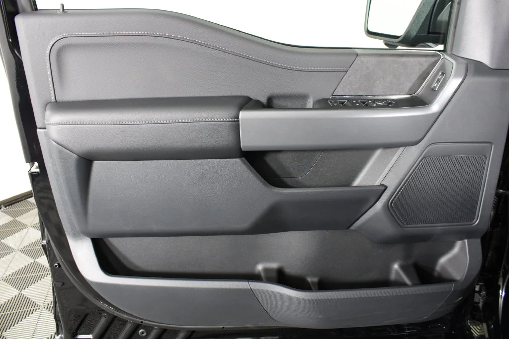 New 2026 Agate Black Metallic Ford XLT image 10