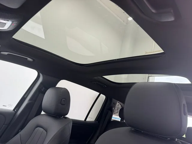 New 2026  Mercedes-Benz GLB 250 image 5