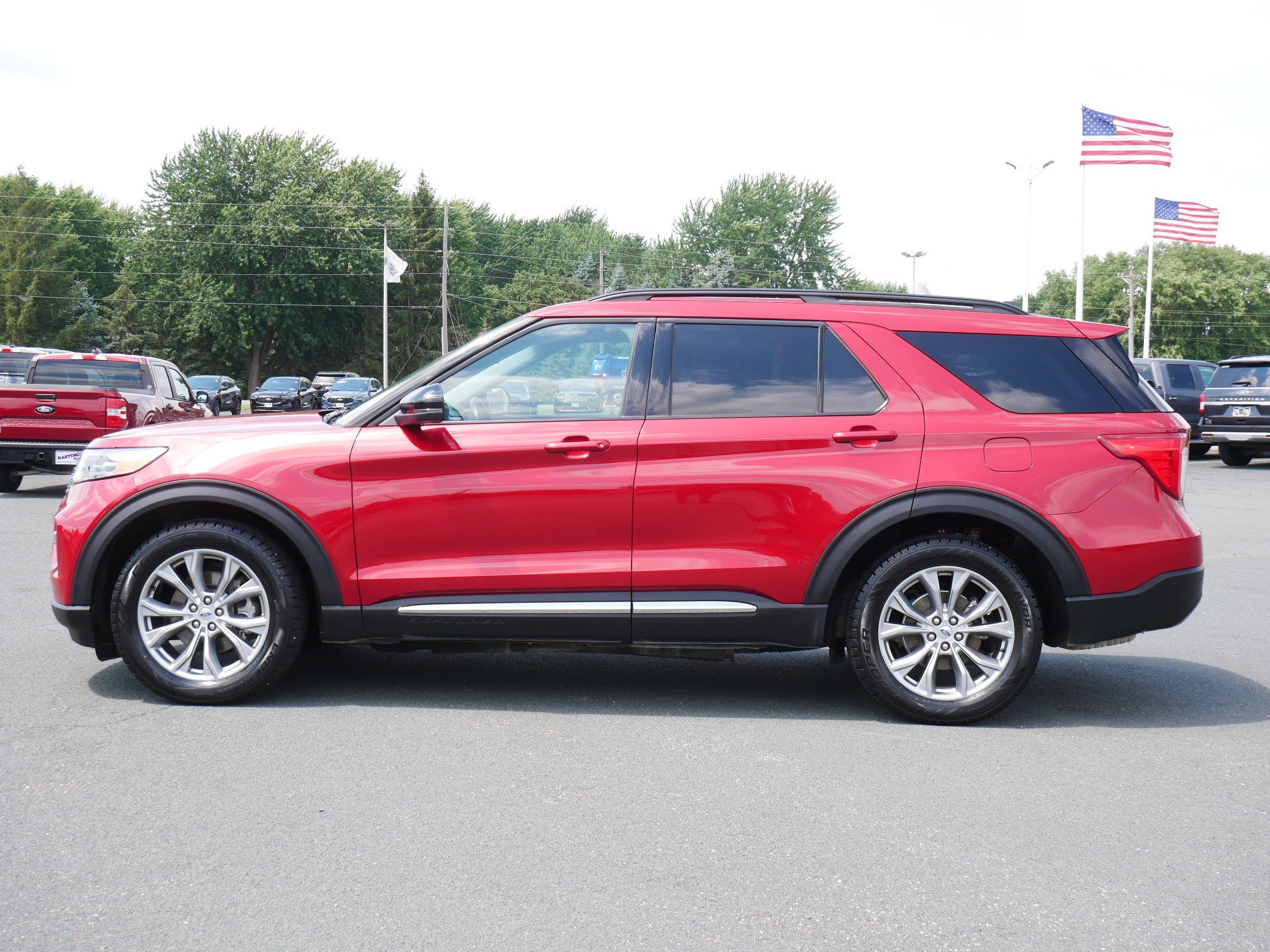 Used 2023 Red Ford XLT image 2
