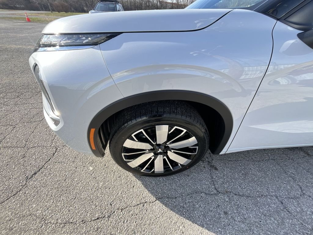 2026 Mitsubishi Outlander SEL - Photo 10