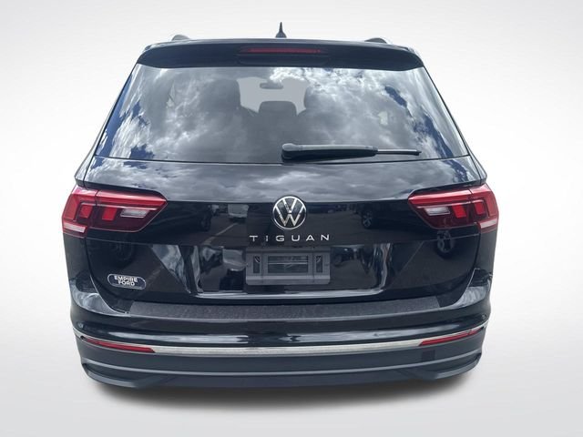 Used 2024 Deep Black Pearl Effect Volkswagen 2.0T S image 4