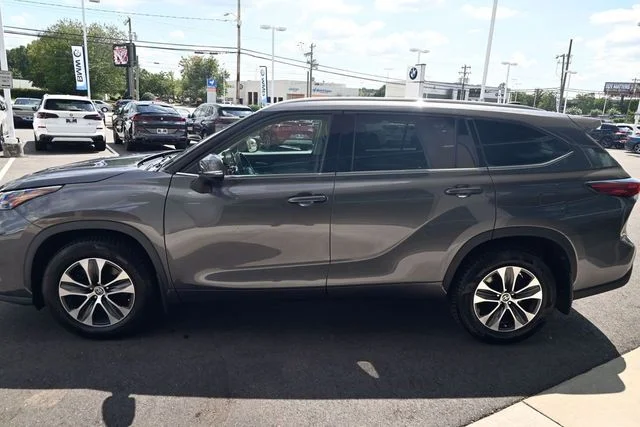 Used 2022 Gray Toyota XLE image 15