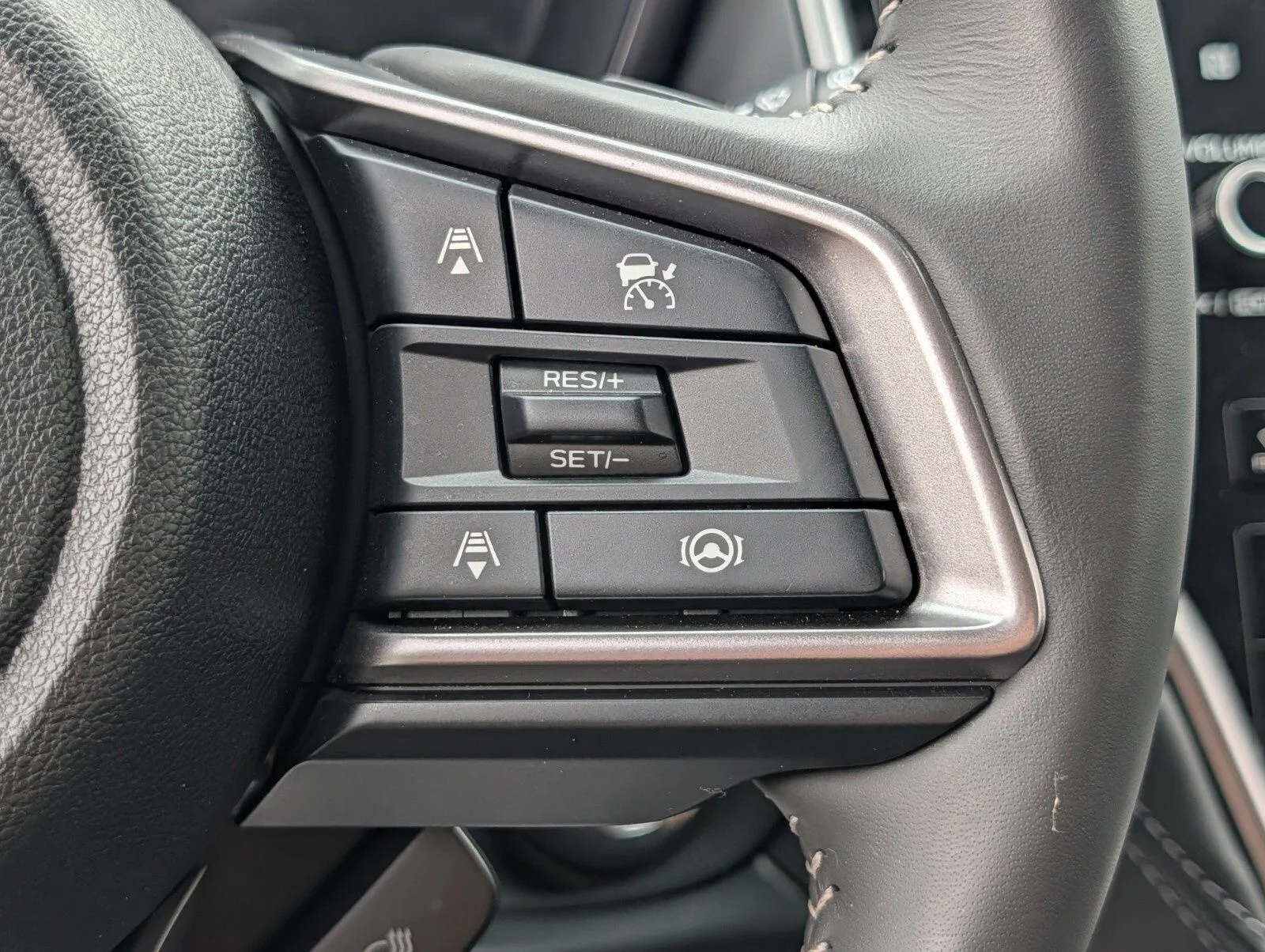 Used 2025 Silver Subaru Touring image 33
