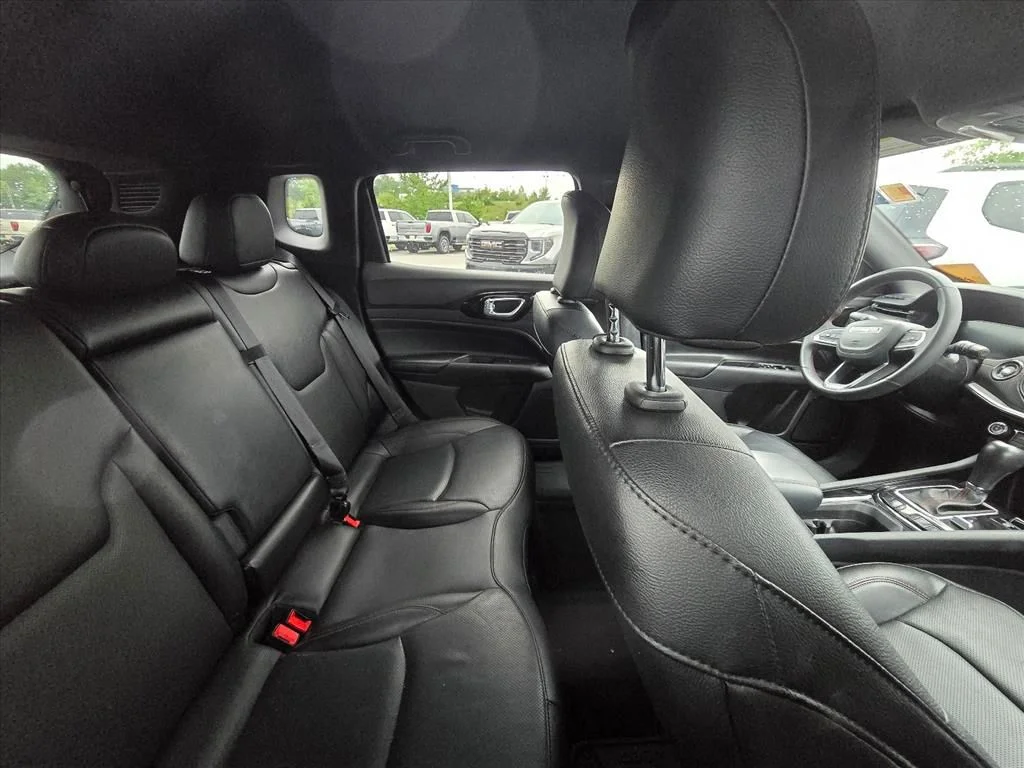 Used 2025 Black Jeep Trailhawk image 6