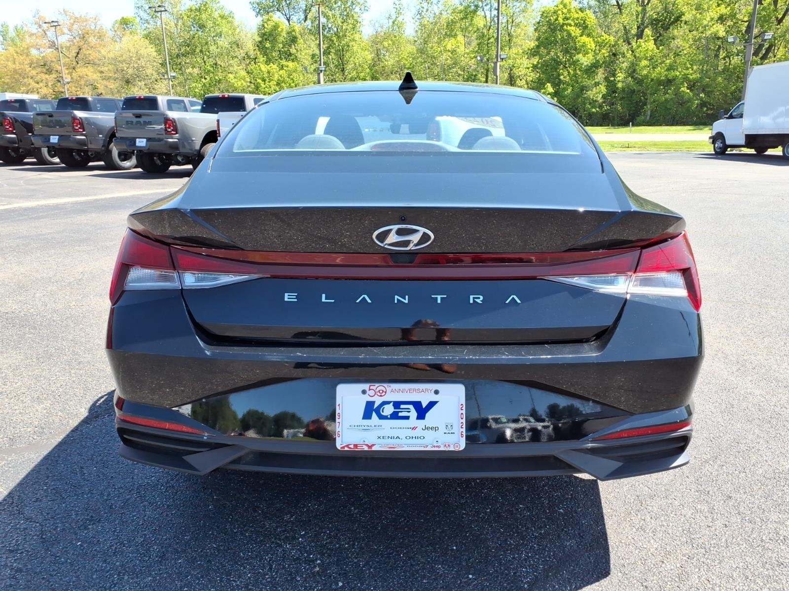 Used 2023 BLACK Hyundai SEL image 6