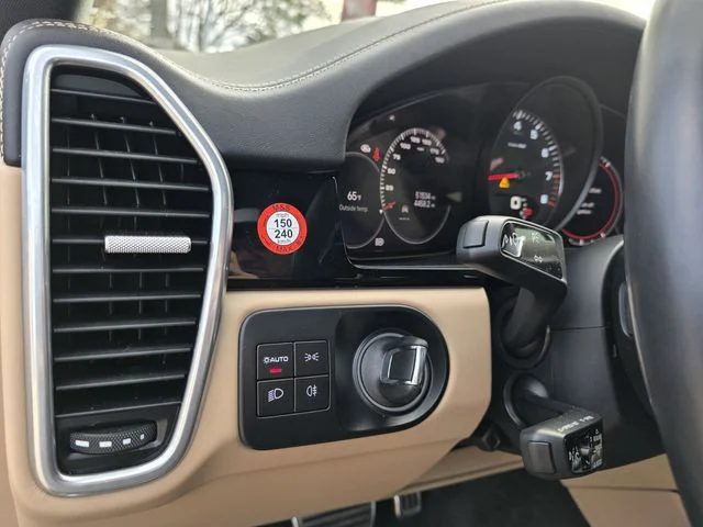 2022 Porsche Cayenne S - Photo 18