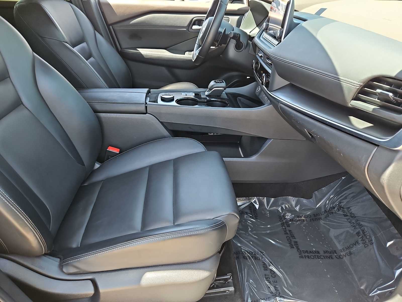 Used 2023 Boulder Gray Pearl/Super Black Nissan SV image 21