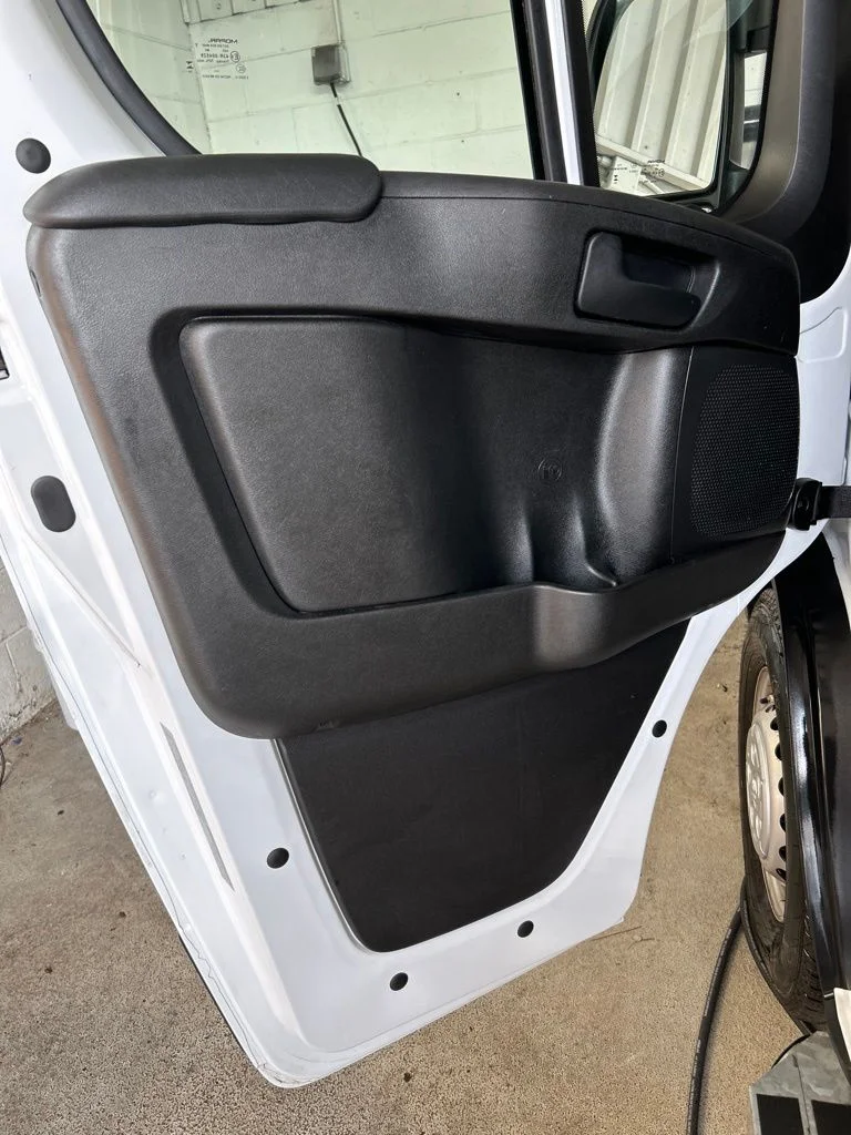Used 2025 White Ram Base image 3