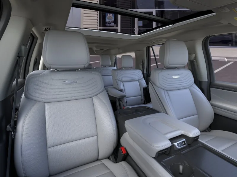 New 2026 Star White Metallic Tri-Coat Ford Platinum image 10